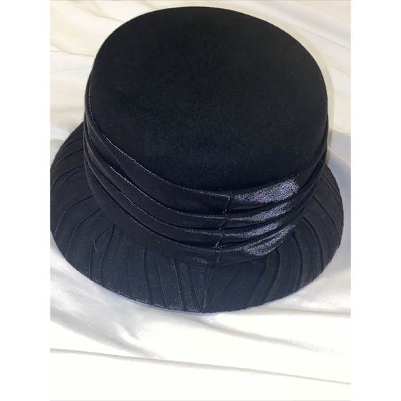 Vintage Toucan New York  Women’s Black Hat 100% Wool & Silk EUC main image 4